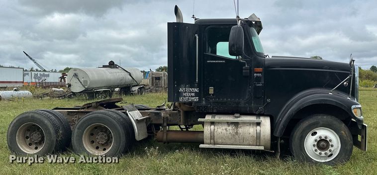image for item MQ9429 2006 International 9900i  semi truck