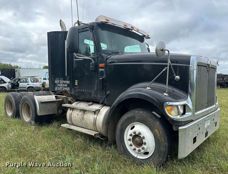 image for item MQ9429 2006 International 9900i  semi truck