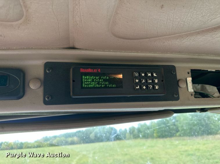 image for item MQ9429 2006 International 9900i  semi truck