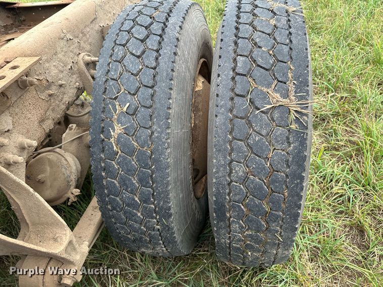 image for item MQ9429 2006 International 9900i  semi truck