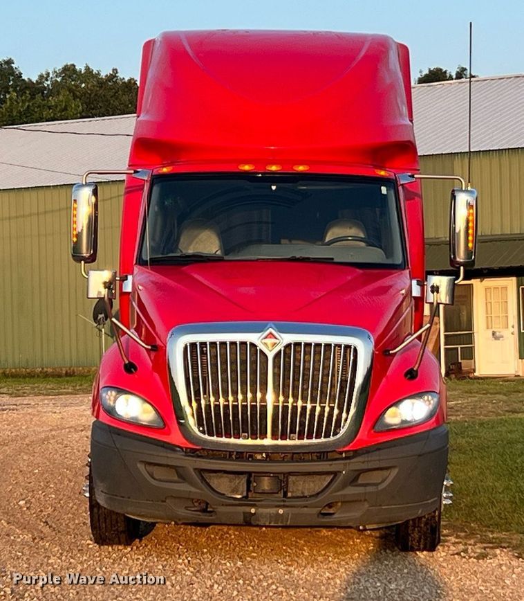 image for item NA9141 2017 International ProStar+ 122  semi truck