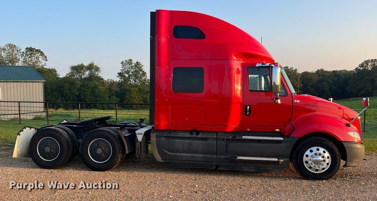 image for item NA9141 2017 International ProStar+ 122  semi truck