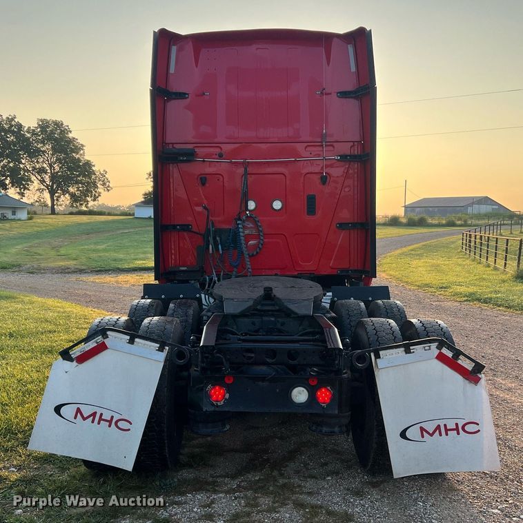 image for item NA9141 2017 International ProStar+ 122  semi truck