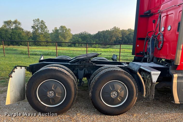 image for item NA9141 2017 International ProStar+ 122  semi truck