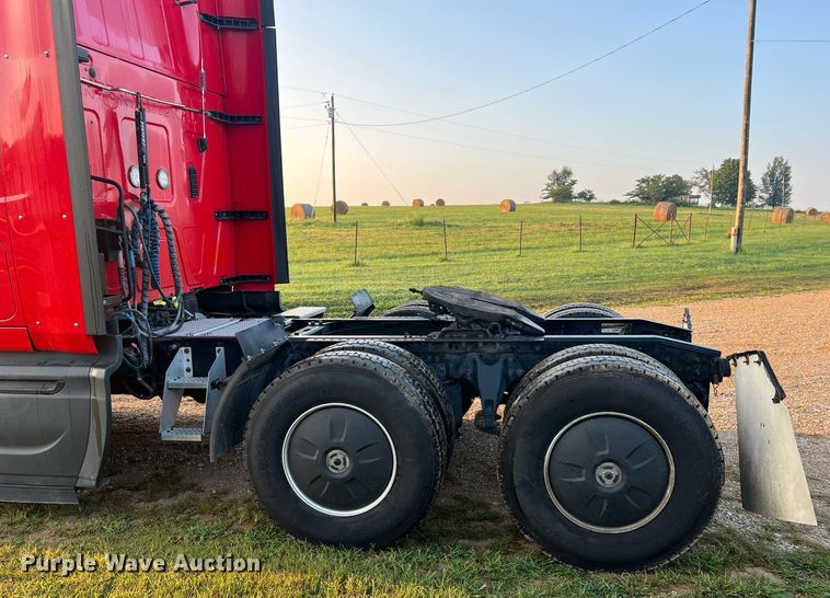 image for item NA9141 2017 International ProStar+ 122  semi truck