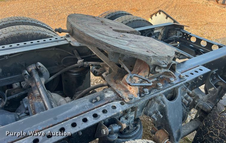 image for item NA9141 2017 International ProStar+ 122  semi truck