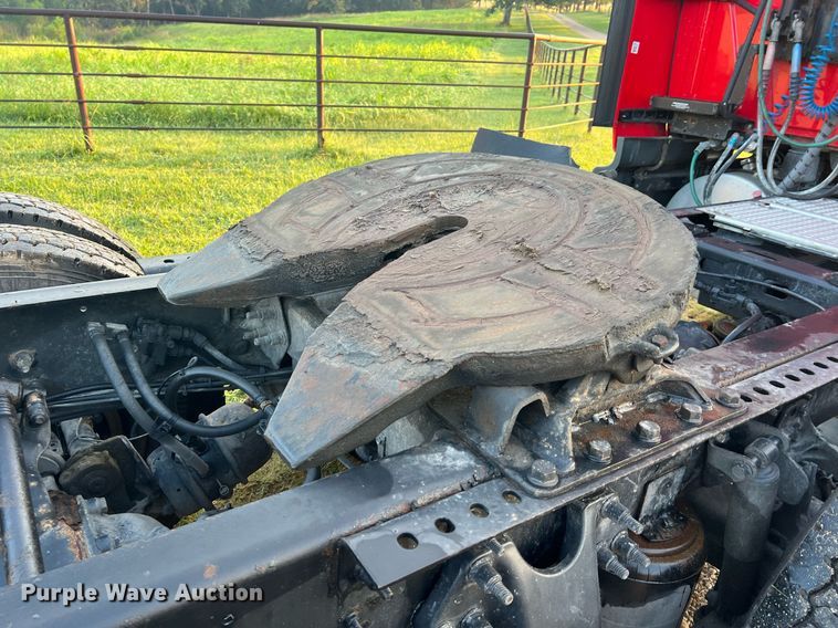 image for item NA9141 2017 International ProStar+ 122  semi truck