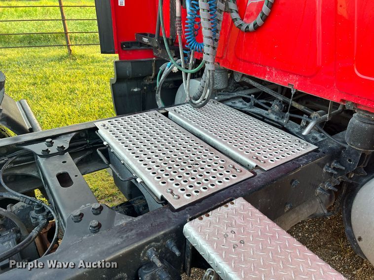 image for item NA9141 2017 International ProStar+ 122  semi truck