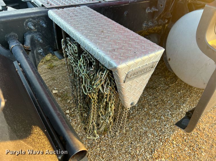 image for item NA9141 2017 International ProStar+ 122  semi truck