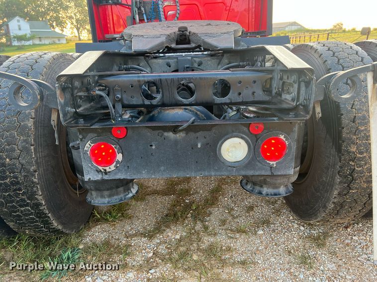 image for item NA9141 2017 International ProStar+ 122  semi truck