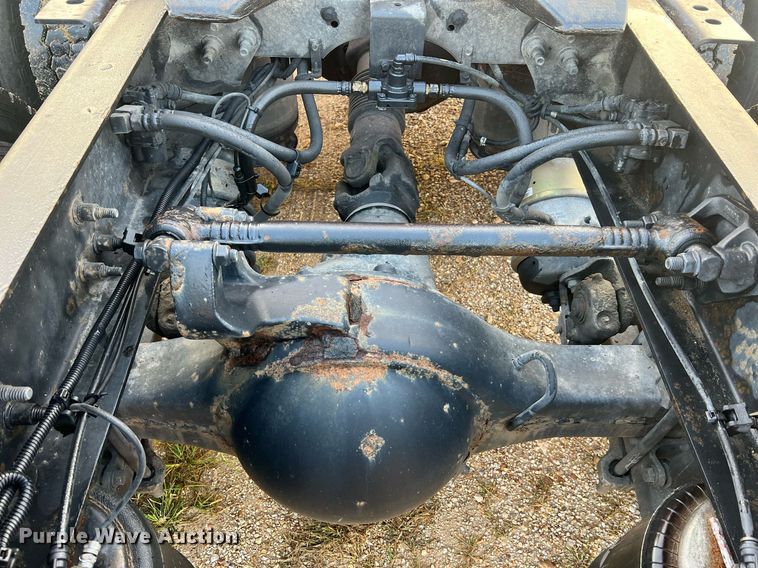 image for item NA9141 2017 International ProStar+ 122  semi truck