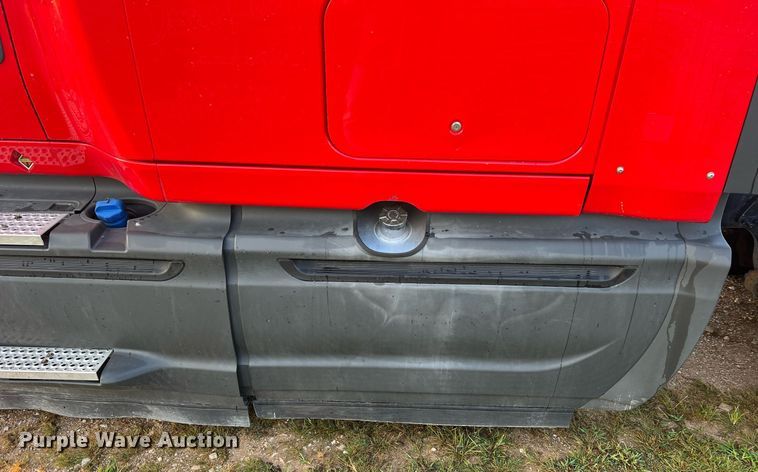 image for item NA9141 2017 International ProStar+ 122  semi truck