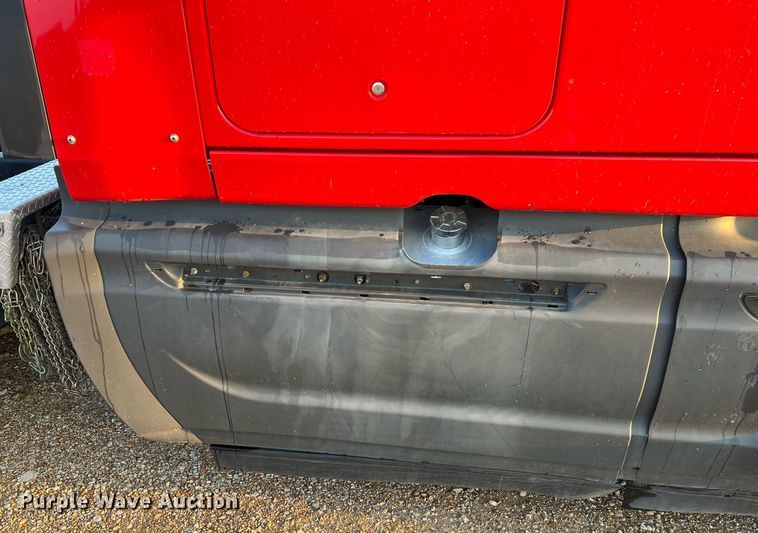 image for item NA9141 2017 International ProStar+ 122  semi truck