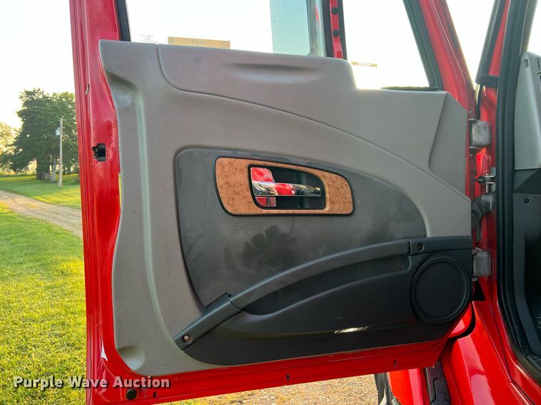 image for item NA9141 2017 International ProStar+ 122  semi truck