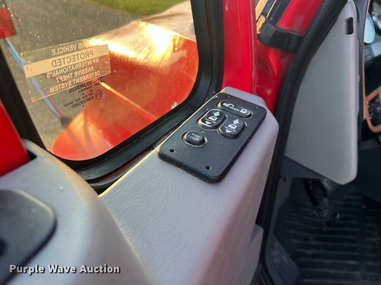 image for item NA9141 2017 International ProStar+ 122  semi truck