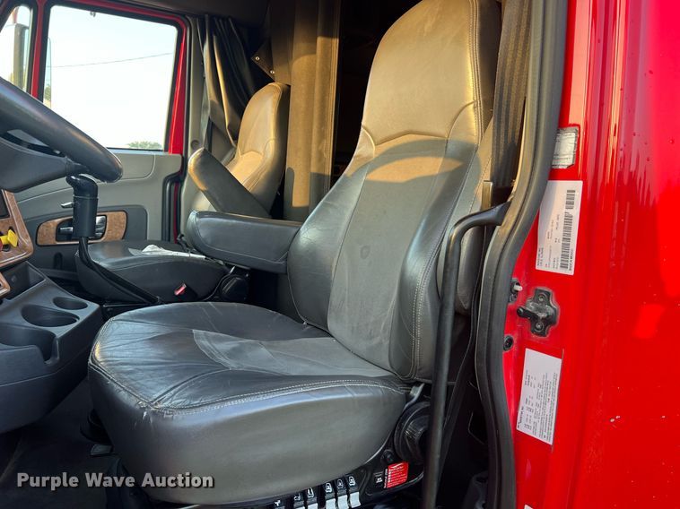 image for item NA9141 2017 International ProStar+ 122  semi truck