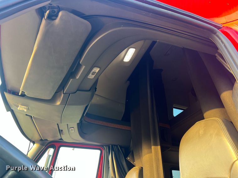 image for item NA9141 2017 International ProStar+ 122  semi truck