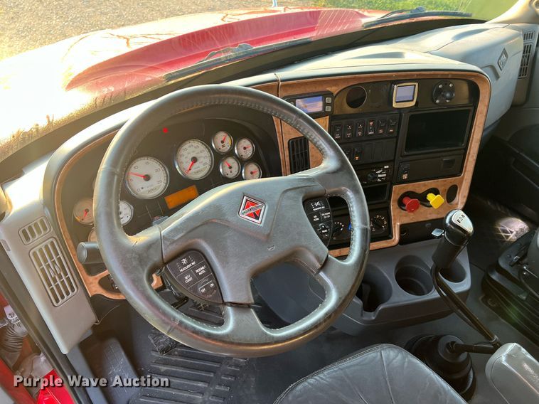 image for item NA9141 2017 International ProStar+ 122  semi truck