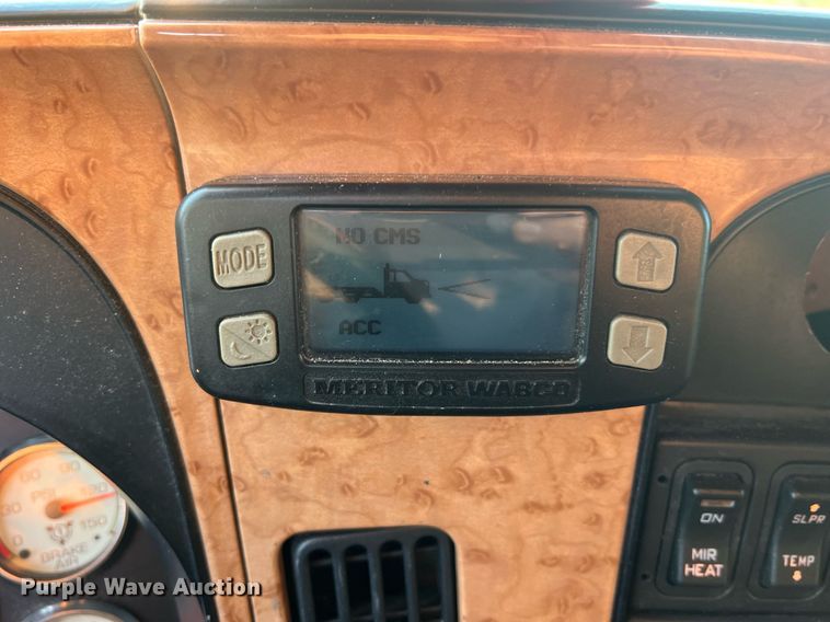 image for item NA9141 2017 International ProStar+ 122  semi truck