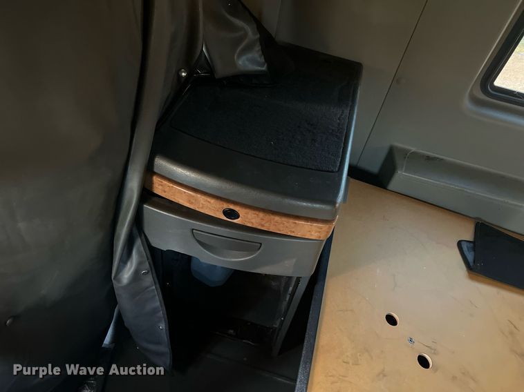 image for item NA9141 2017 International ProStar+ 122  semi truck