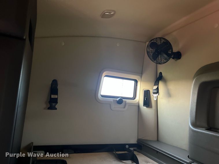 image for item NA9141 2017 International ProStar+ 122  semi truck