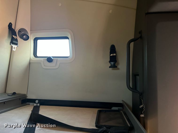 image for item NA9141 2017 International ProStar+ 122  semi truck