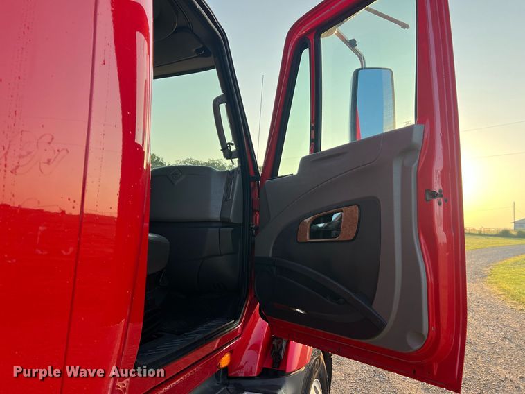 image for item NA9141 2017 International ProStar+ 122  semi truck