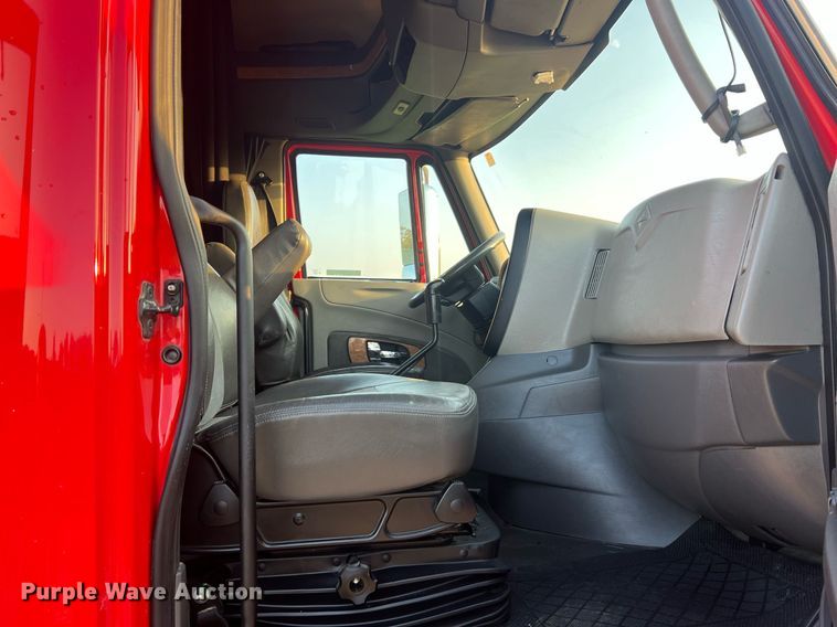 image for item NA9141 2017 International ProStar+ 122  semi truck