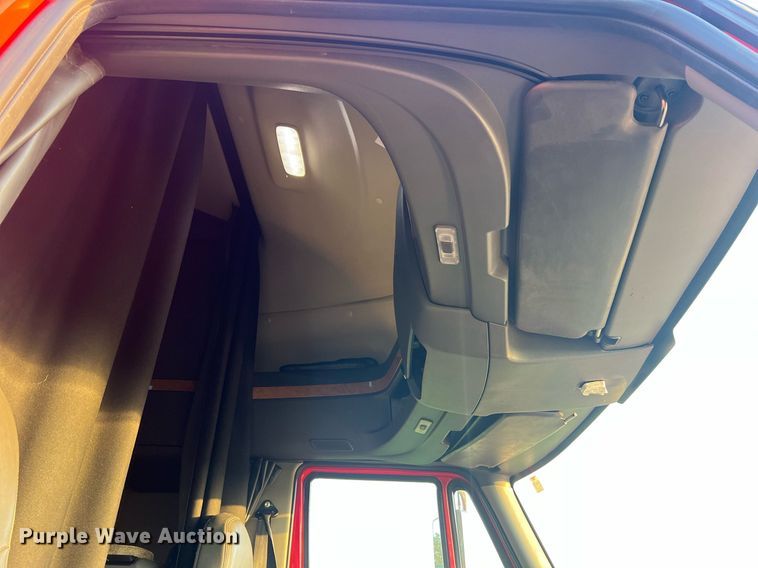 image for item NA9141 2017 International ProStar+ 122  semi truck