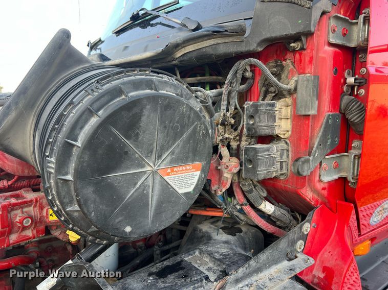 image for item NA9141 2017 International ProStar+ 122  semi truck