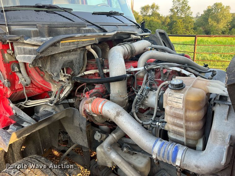 image for item NA9141 2017 International ProStar+ 122  semi truck