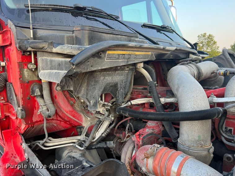 image for item NA9141 2017 International ProStar+ 122  semi truck