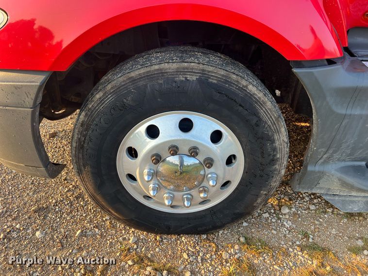 image for item NA9141 2017 International ProStar+ 122  semi truck