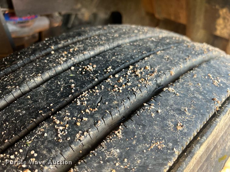 image for item NA9141 2017 International ProStar+ 122  semi truck