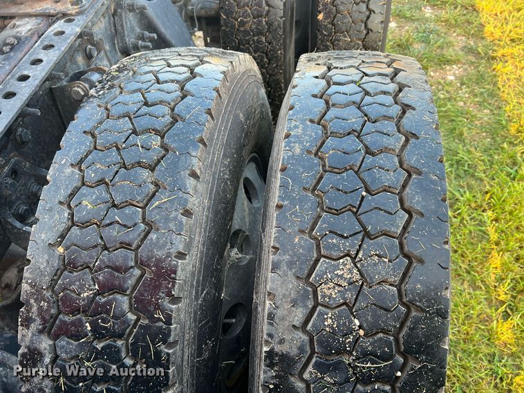 image for item NA9141 2017 International ProStar+ 122  semi truck