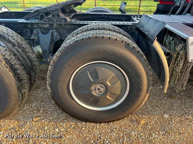 image for item NA9141 2017 International ProStar+ 122  semi truck