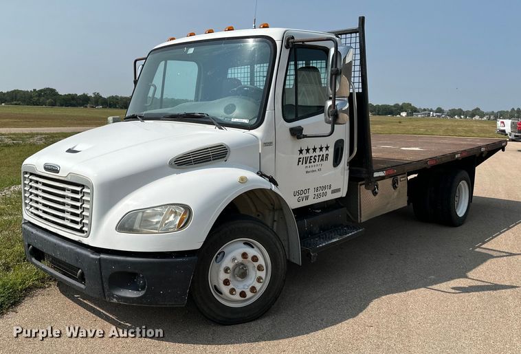 image for item NL9044 2005 Freightliner M106  flatbed truck