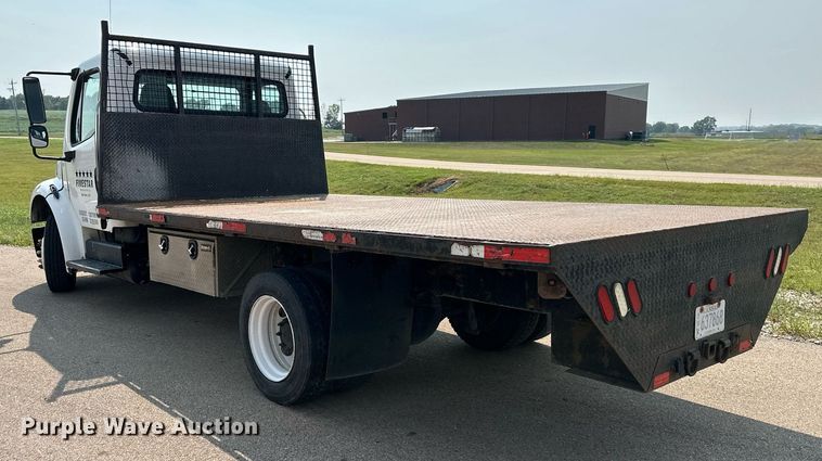 image for item NL9044 2005 Freightliner M106  flatbed truck
