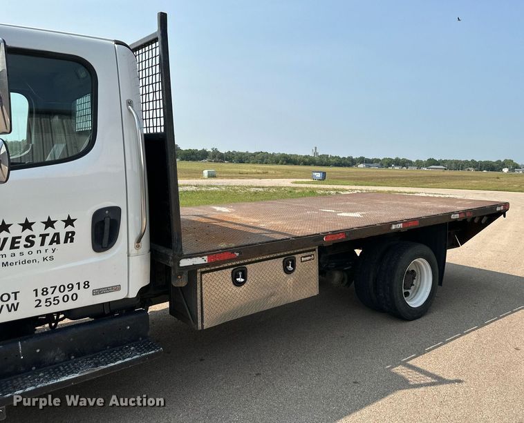 image for item NL9044 2005 Freightliner M106  flatbed truck