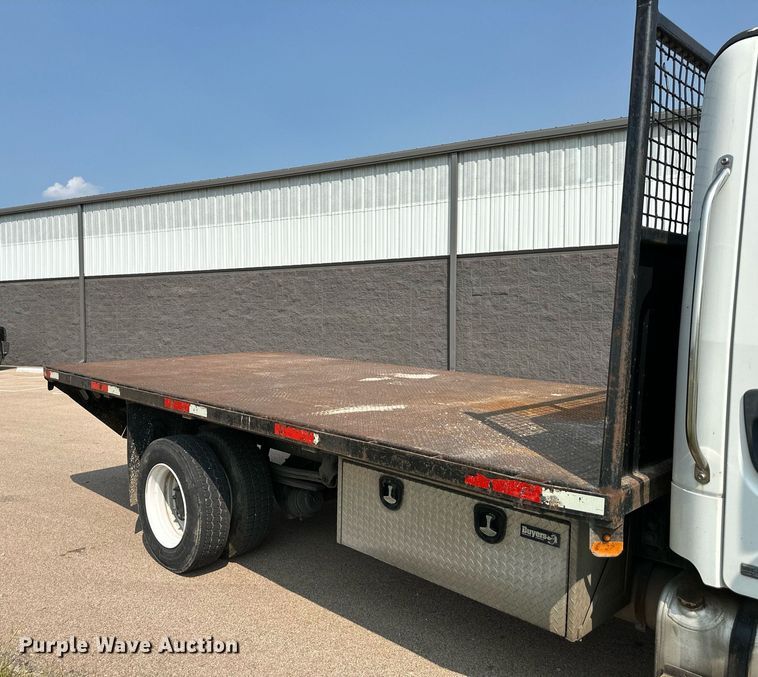 image for item NL9044 2005 Freightliner M106  flatbed truck