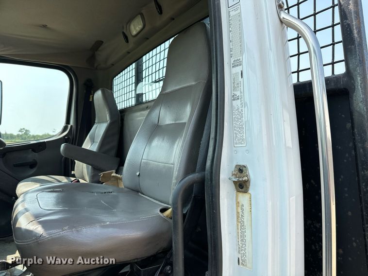 image for item NL9044 2005 Freightliner M106  flatbed truck