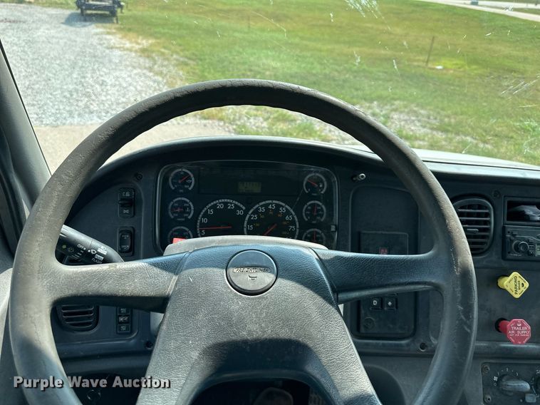 image for item NL9044 2005 Freightliner M106  flatbed truck