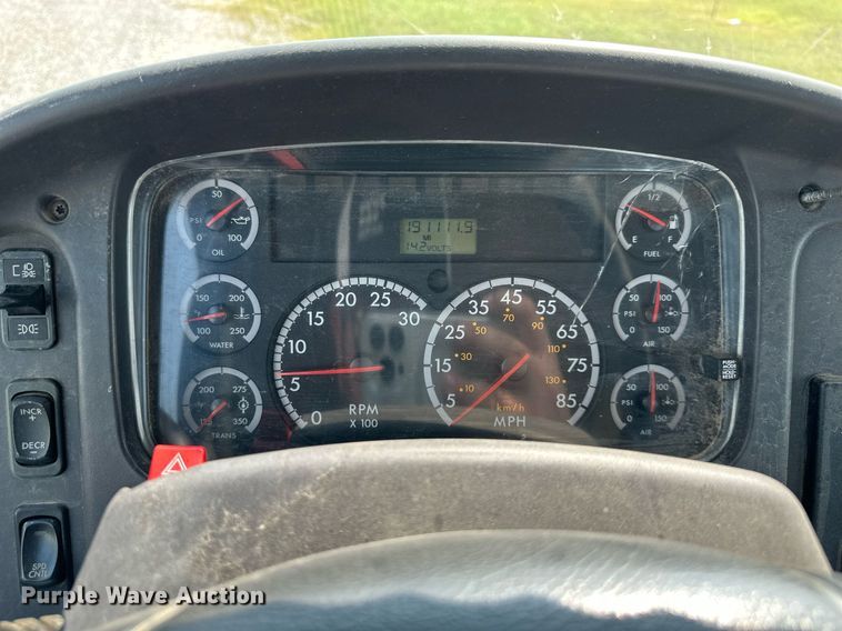 image for item NL9044 2005 Freightliner M106  flatbed truck