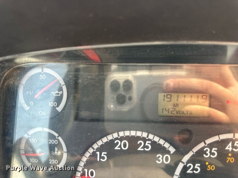 image for item NL9044 2005 Freightliner M106  flatbed truck