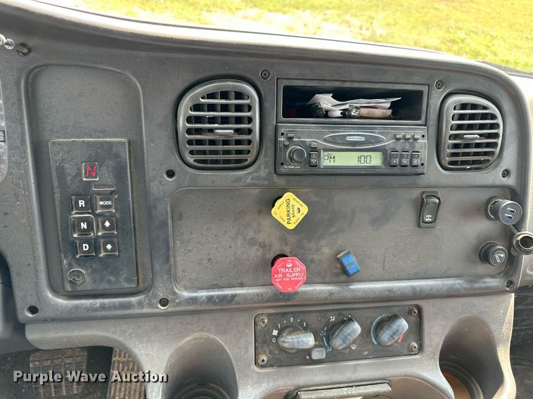 image for item NL9044 2005 Freightliner M106  flatbed truck