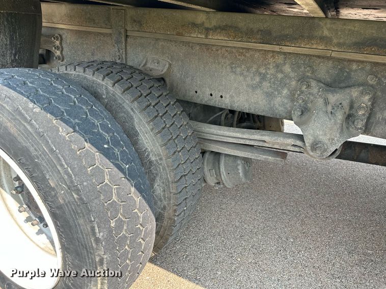 image for item NL9044 2005 Freightliner M106  flatbed truck