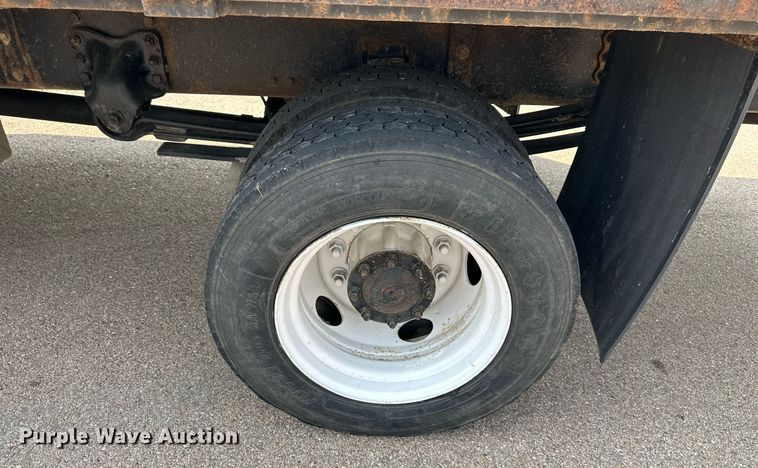 image for item NL9044 2005 Freightliner M106  flatbed truck