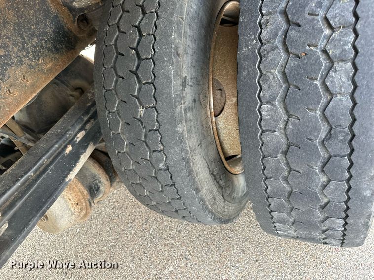 image for item NL9044 2005 Freightliner M106  flatbed truck