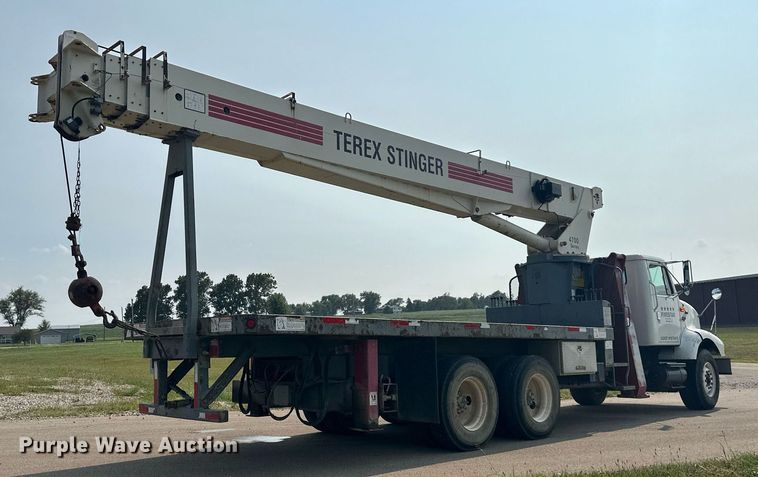 image for item NL9045 1999 International 2654  crane truck