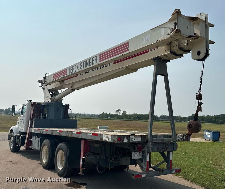 image for item NL9045 1999 International 2654  crane truck